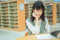 《左耳》陈都灵白瓷肌肤美容秘籍