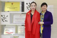 恭喜两位美女老板签约香蕉视频网页版，祝事业步步高升