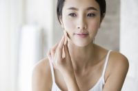 改善油性肌肤小绝招，皮肤水嫩不出油