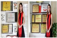 恭喜两位美女签约成功，掀起八月香蕉网视频在线观看热潮