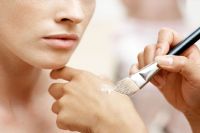 揭秘化妆品中肌肤隐形杀手防腐剂