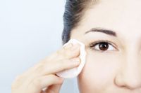 正确的面部卸妆步骤，洁净肌肤无残留