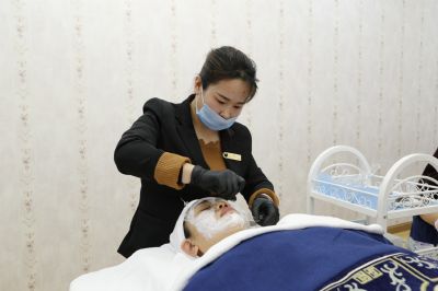 美容行业现状怎么样？零基础怎么进入美容行业？
