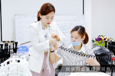 美容院香蕉网视频在线观看连锁店长期发展的秘诀！