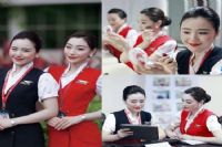 《超体》斯嘉丽极致红唇妆高调来袭