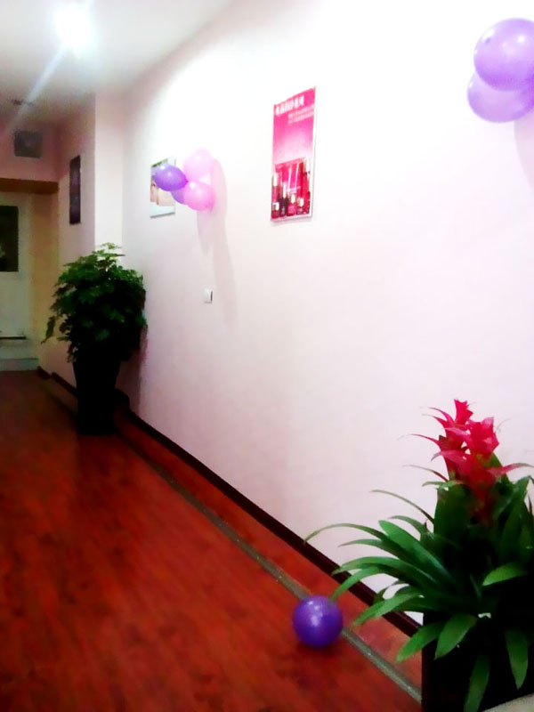 遵义美容院香蕉网视频在线观看店走廊展示