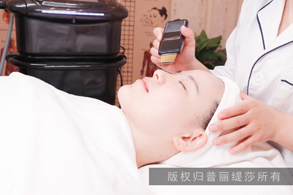 　　春季皮肤问题多，护理方法大盘点
