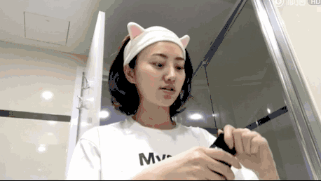 景甜素颜直播洗脸，正确洁面技巧大解析