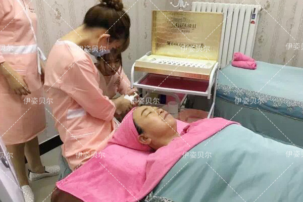 美容师