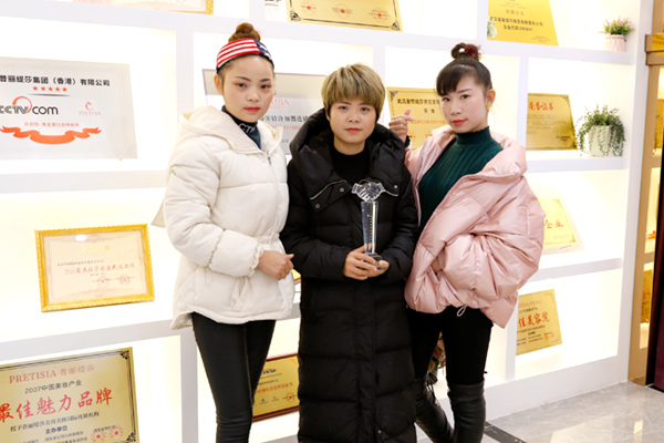 小个子女生有大梦想 恭喜开封香蕉网视频在线观看商叶子签约成功