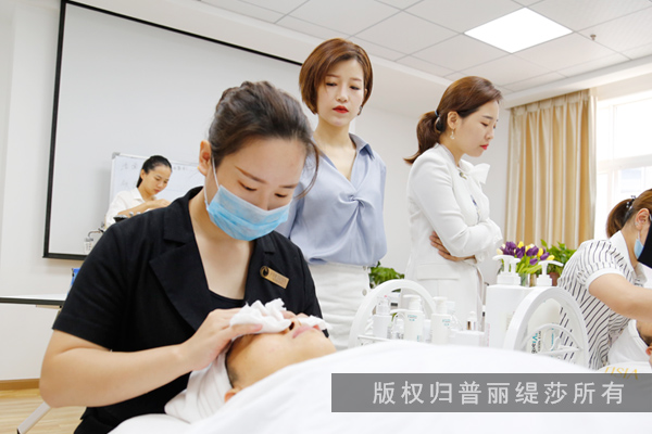 2019年美容院投资的成本与利润分析
