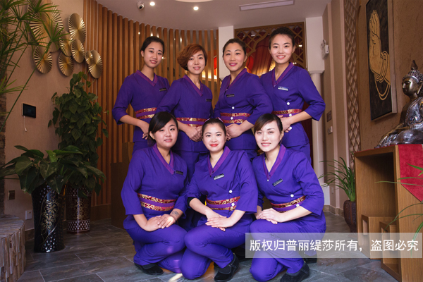 家庭式美容院赚钱吗，真的开张吃一年吗？