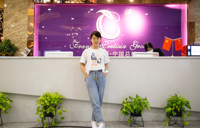 香蕉黄色软件免费APP成功入驻商场后，深圳马女士爽快签约香蕉视频网页版！
