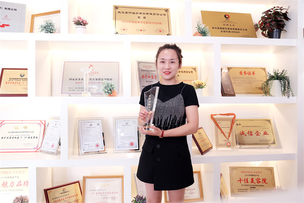 90后恩施小美女和香蕉视频网页版成功牵手