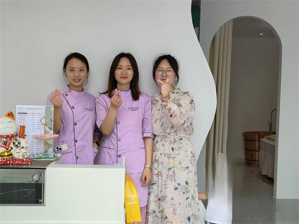 如何用“新五感”，打造超级新美业香蕉黄色软件免费APP？